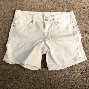 Delia’s white shorts